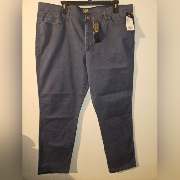 Lee Pants - LEE Womans Weathered Blue Pants Size 18M